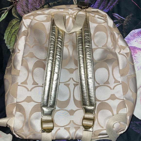 Gold Coach backpack - Picture 2 of 5